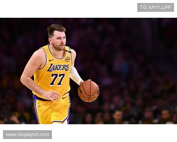 东契奇三双率湖人横扫华子全场低迷 东契奇三双率湖人横扫华子全场低迷